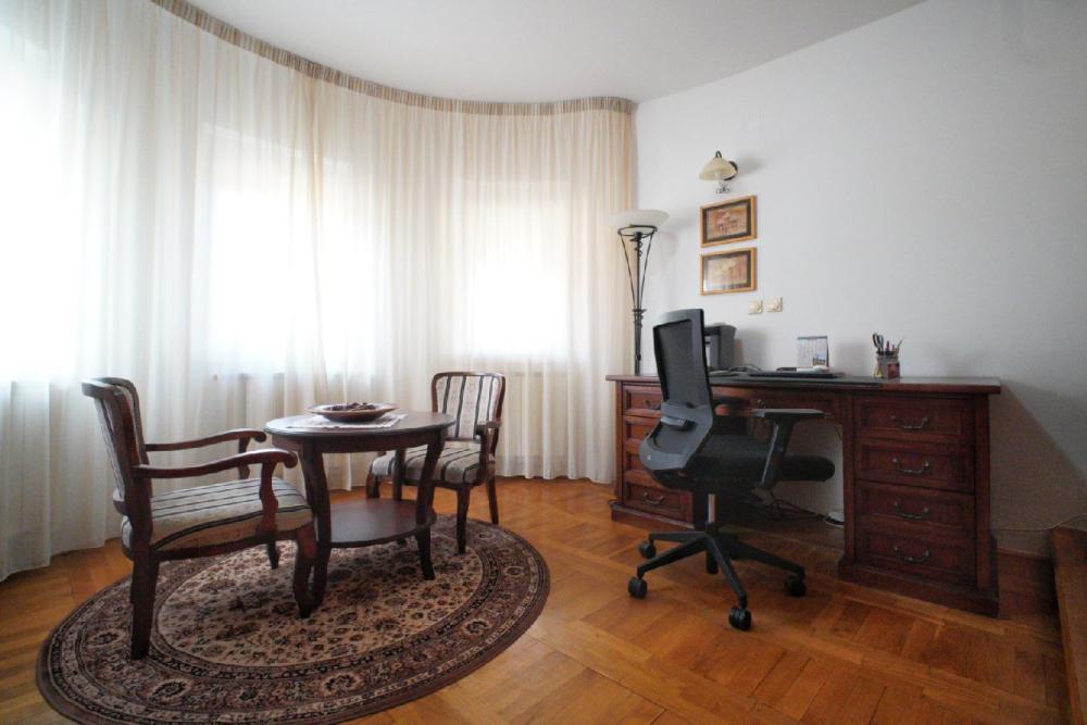 Slika 5 - Vuka Karadzica,  Kuća na prodaju, 260m2, 560.000€