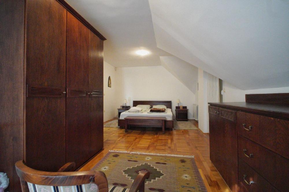 Slika 7 - Vuka Karadzica,  Kuća na prodaju, 260m2, 560.000€