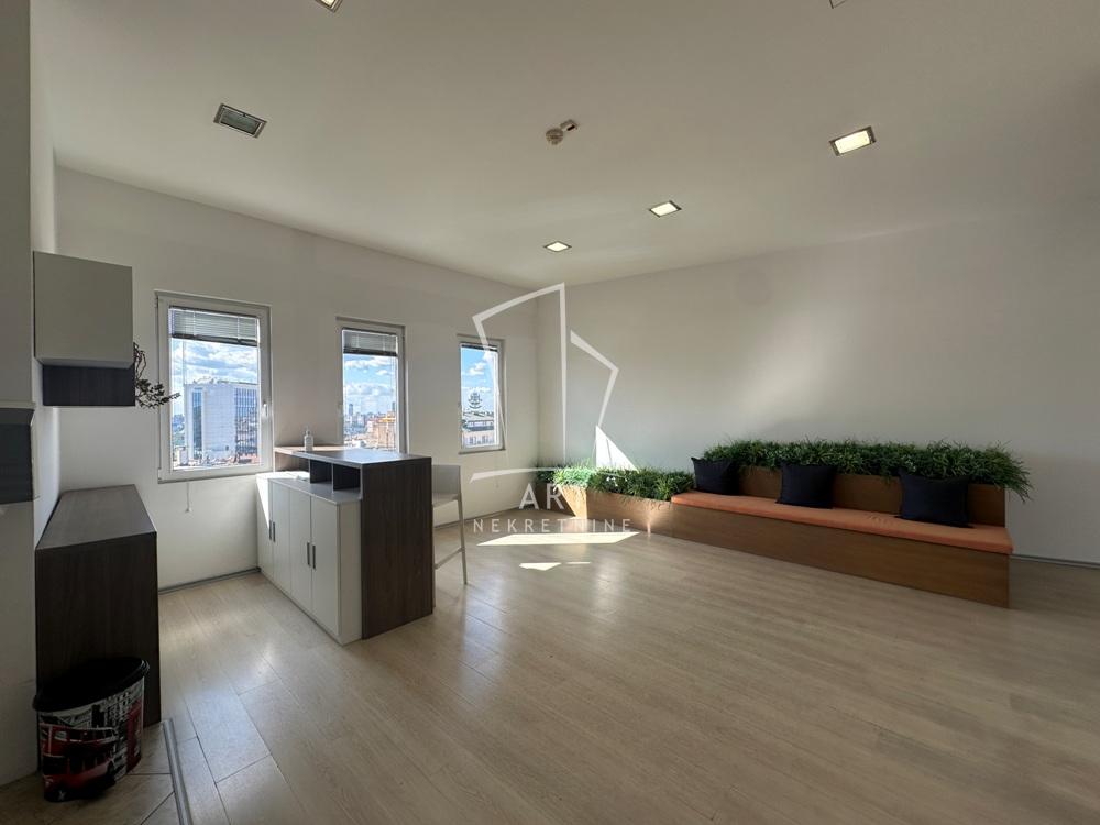 Slika 2 - Knez Mihailova,  Lokal za izdavanje, 360m2, 6.480€