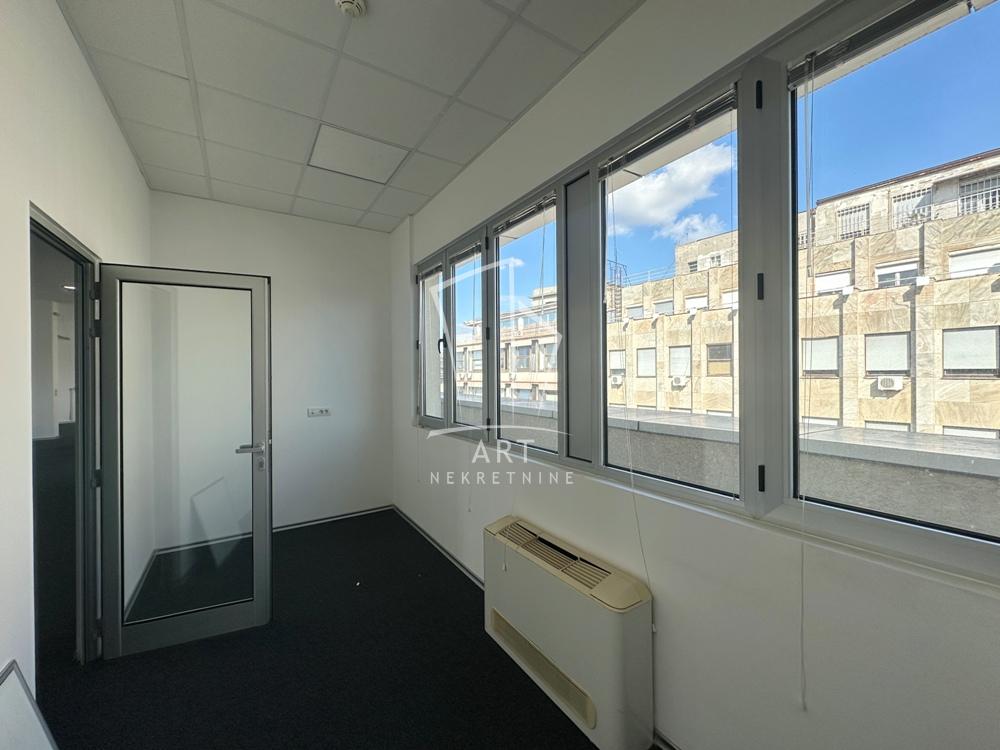 Slika 8 - Knez Mihailova,  Lokal za izdavanje, 360m2, 6.480€