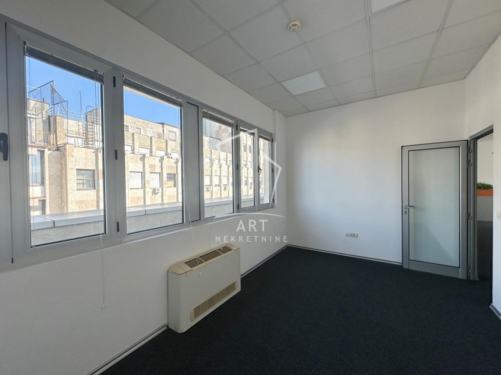 Slika 9 - Knez Mihailova,  Lokal za izdavanje, 360m2, 6.480€