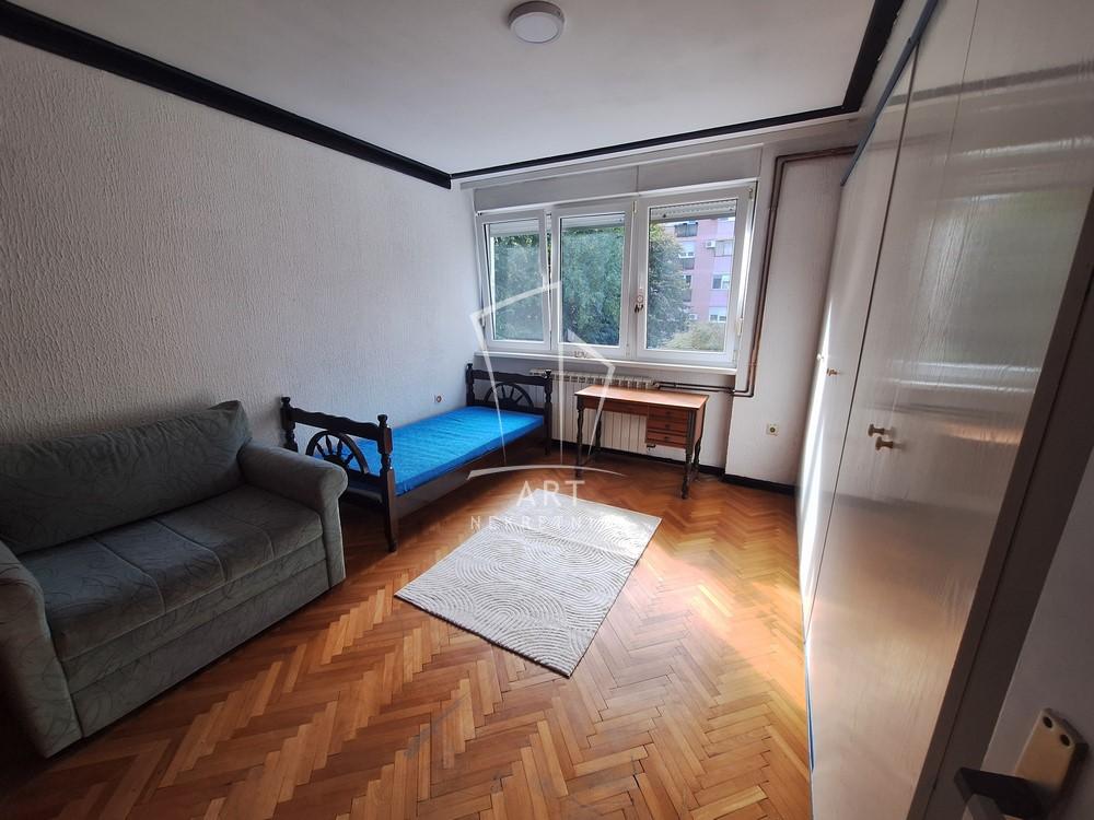 Slika 2 - Nikšićka, Trosoban stan za izdavanje, 59m2, 600€
