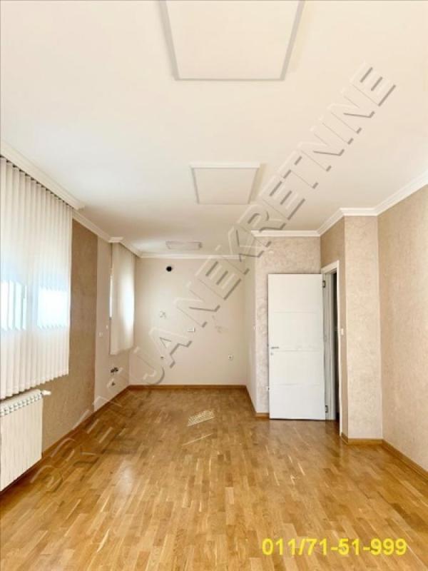 Slika 4 - Južni bulevar, Trosoban stan za izdavanje, 83m2, 1.100€