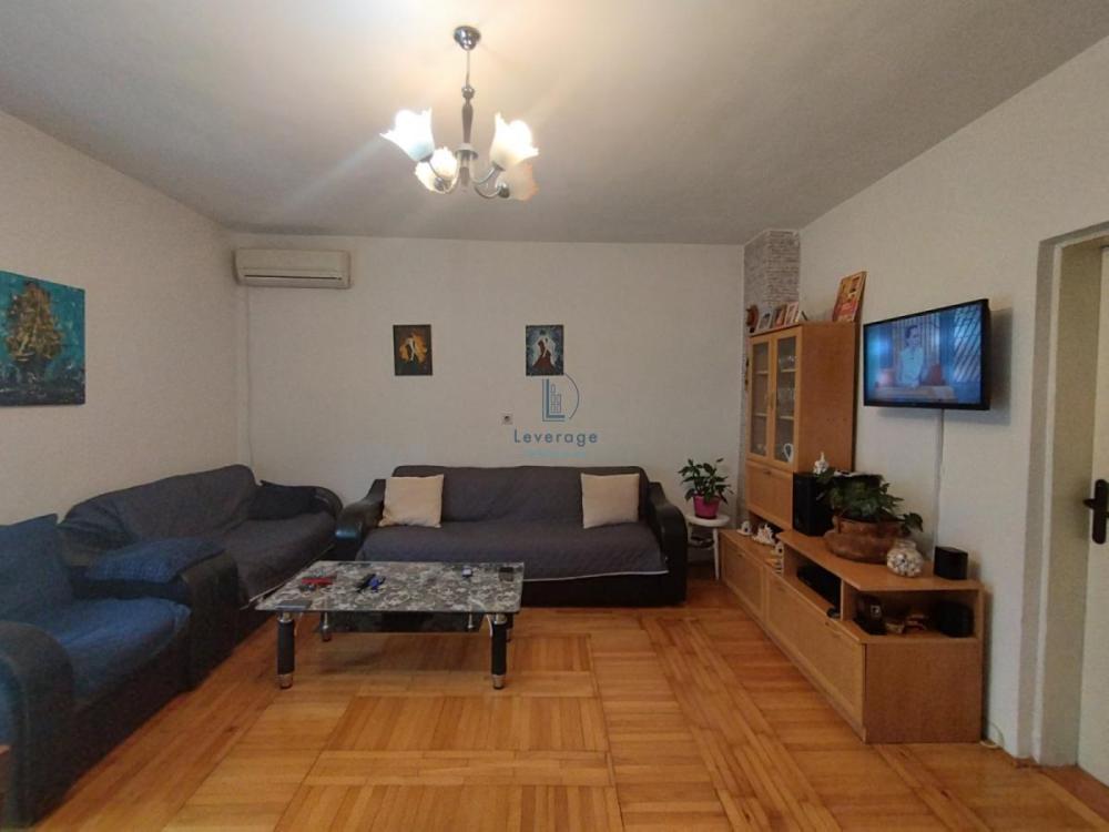Slika 1 -  Kuća na prodaju, 214m2, 275.000€