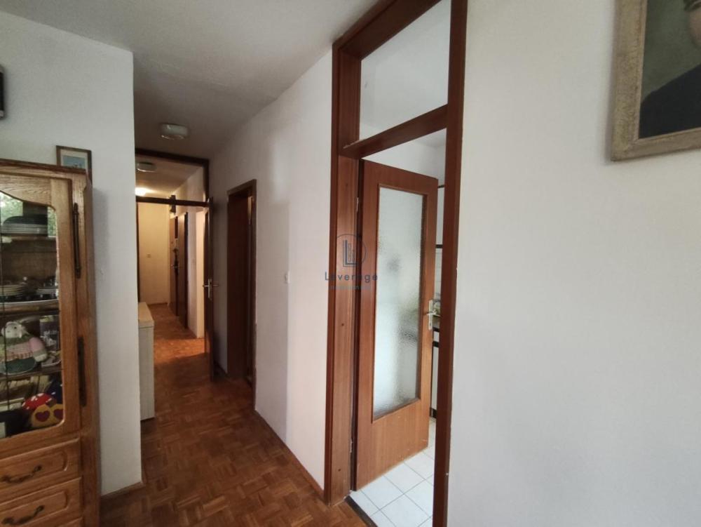 Slika 2 - Slobodana Jovanovića, Dvoiposoban stan na prodaju, 75m2, 205.000€