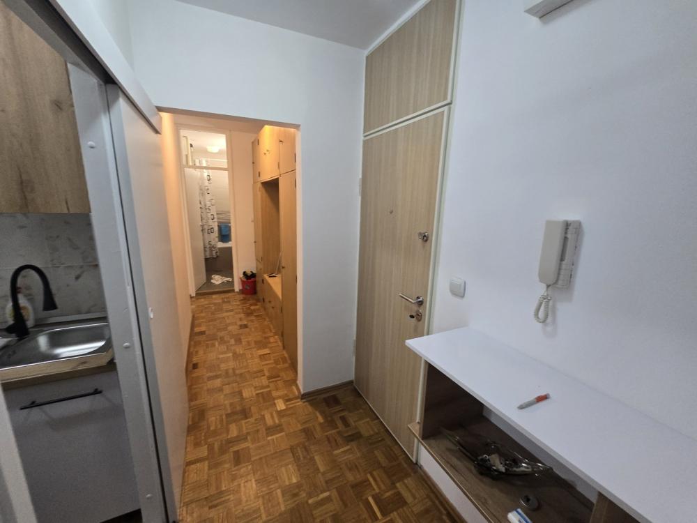 Slika 10 - Bulevar Arsenija Čarnojevića, Trosoban stan za izdavanje, 75m2, 700€