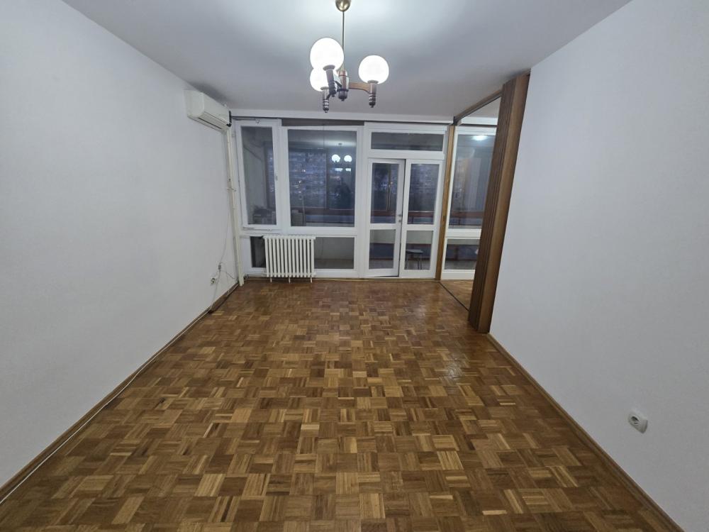 Slika 3 - Bulevar Arsenija Čarnojevića, Trosoban stan za izdavanje, 75m2, 700€