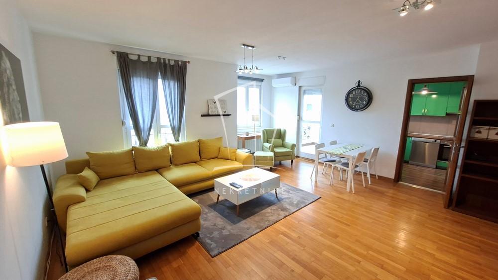 Slika 1 - Kralja Petra, Trosoban stan za izdavanje, 93m2, 1.200€