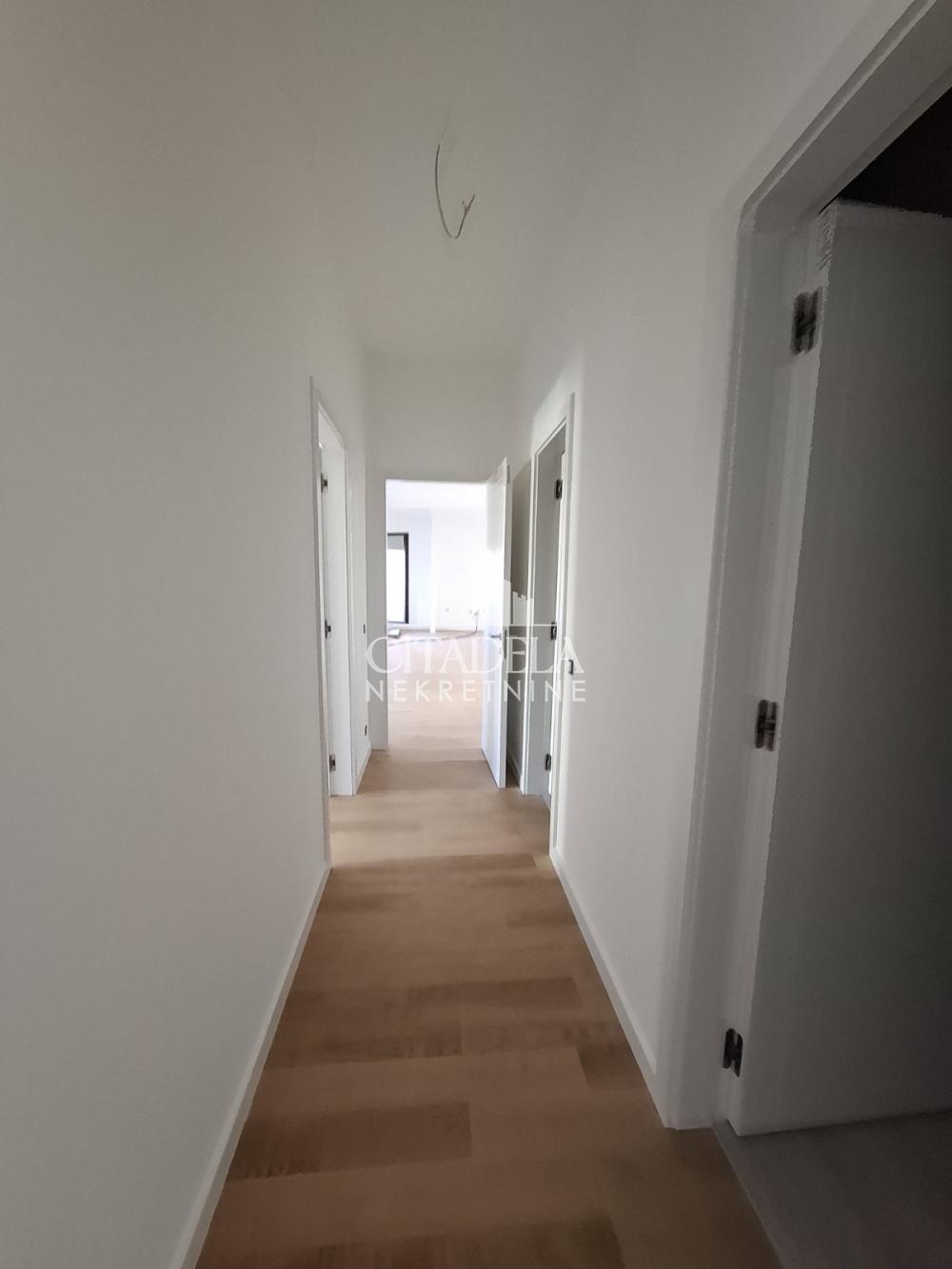 Slika 2 - Požeška, Četvorosoban stan na prodaju, 131m2, 504.652€