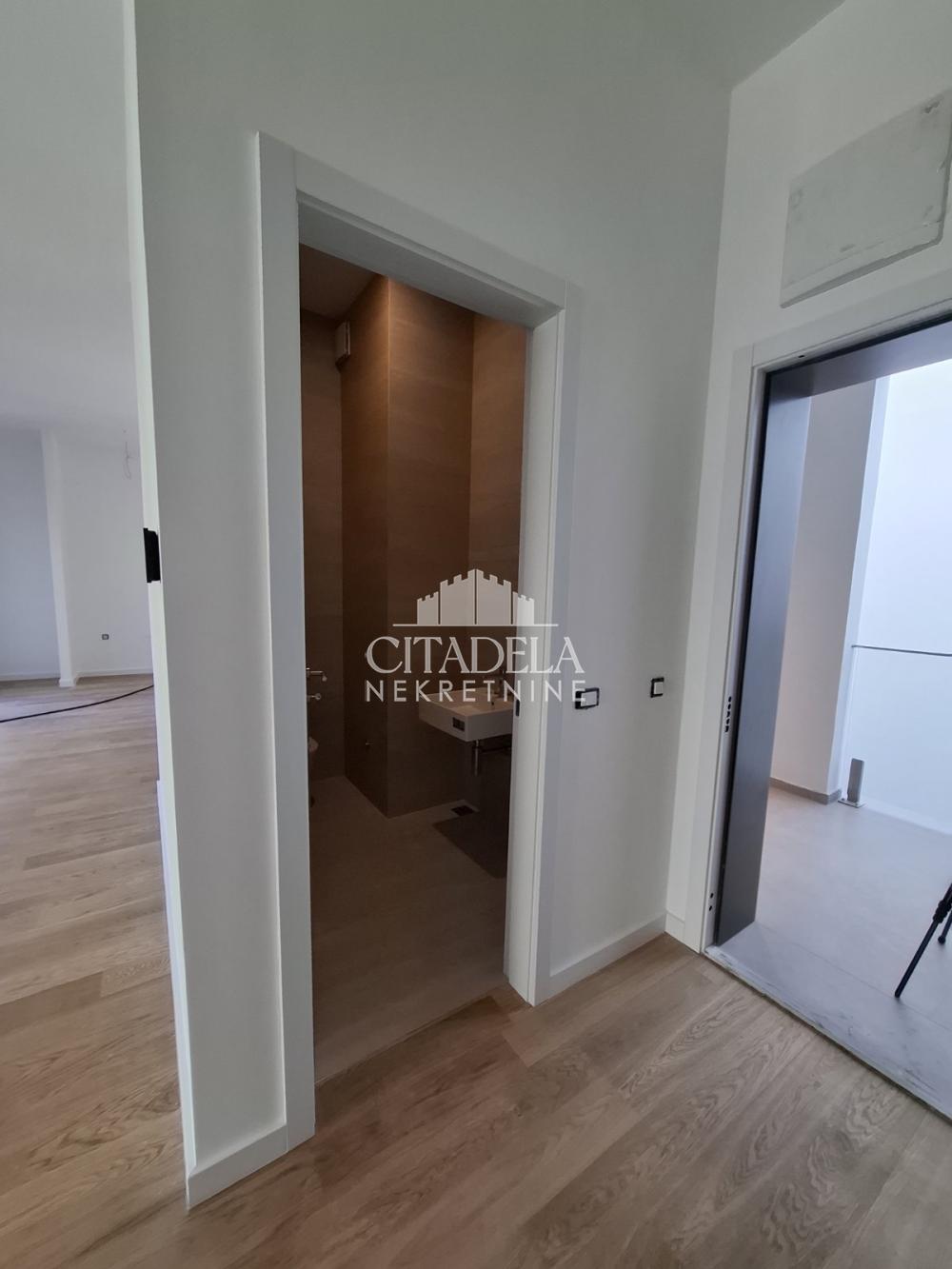 Slika 3 - Požeška, Četvorosoban stan na prodaju, 131m2, 504.652€