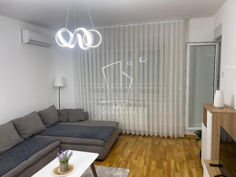 Slika 1 - Dva bela goluba, Dvosoban stan za izdavanje, 48m2, 500€