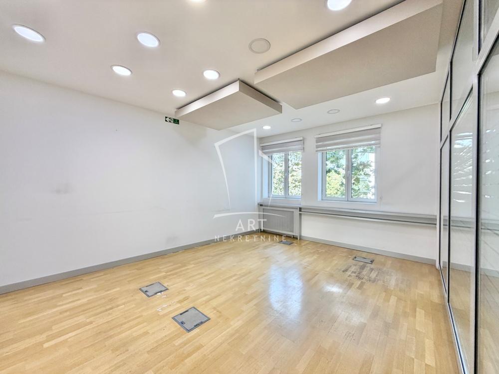 Slika 10 - Bulevar Kralja Aleksandra,  Lokal za izdavanje, 458m2, 6.412€