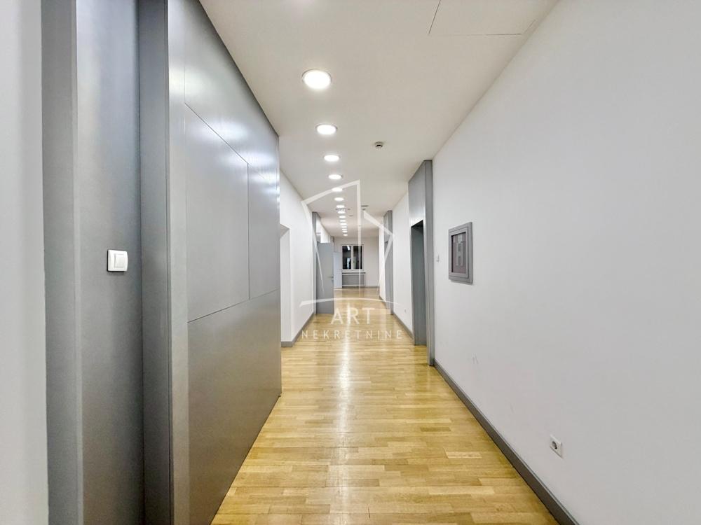 Slika 4 - Bulevar Kralja Aleksandra,  Lokal za izdavanje, 458m2, 6.412€