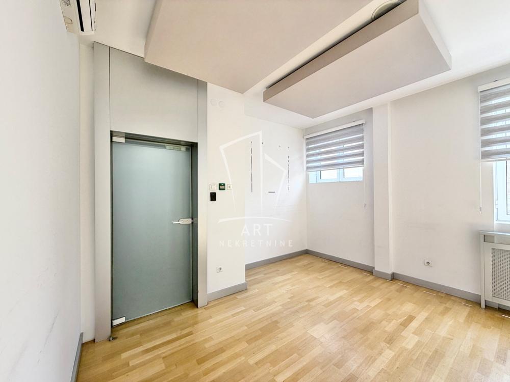 Slika 7 - Bulevar Kralja Aleksandra,  Lokal za izdavanje, 458m2, 6.412€