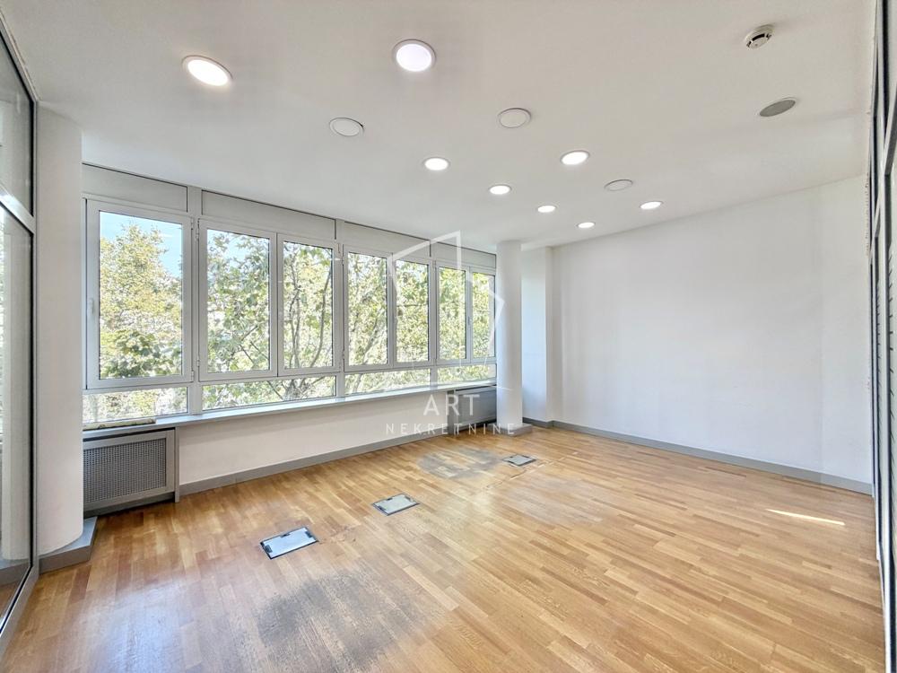 Slika 8 - Bulevar Kralja Aleksandra,  Lokal za izdavanje, 458m2, 6.412€