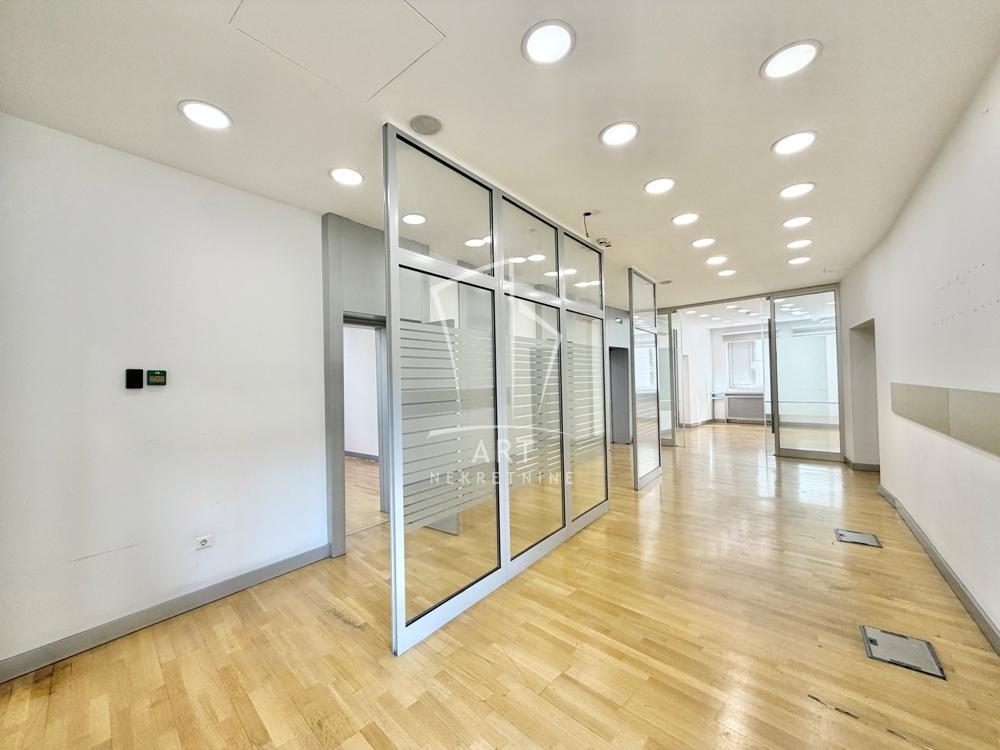 Glavna slika -Bulevar Kralja Aleksandra,  Lokal za izdavanje, 458m2, 6.412€