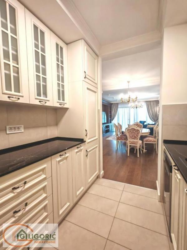 Glavna slika -Trosoban stan za izdavanje, 96m2, 1.200€