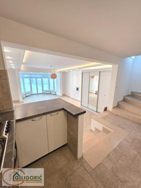 Slika 5 -  Kuća za izdavanje, 280m2, 2.200€