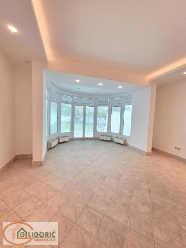 Slika 3 -  Kuća za izdavanje, 280m2, 2.200€