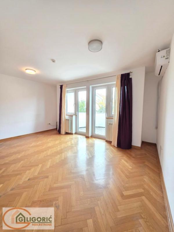 Slika 6 -  Kuća za izdavanje, 280m2, 2.200€