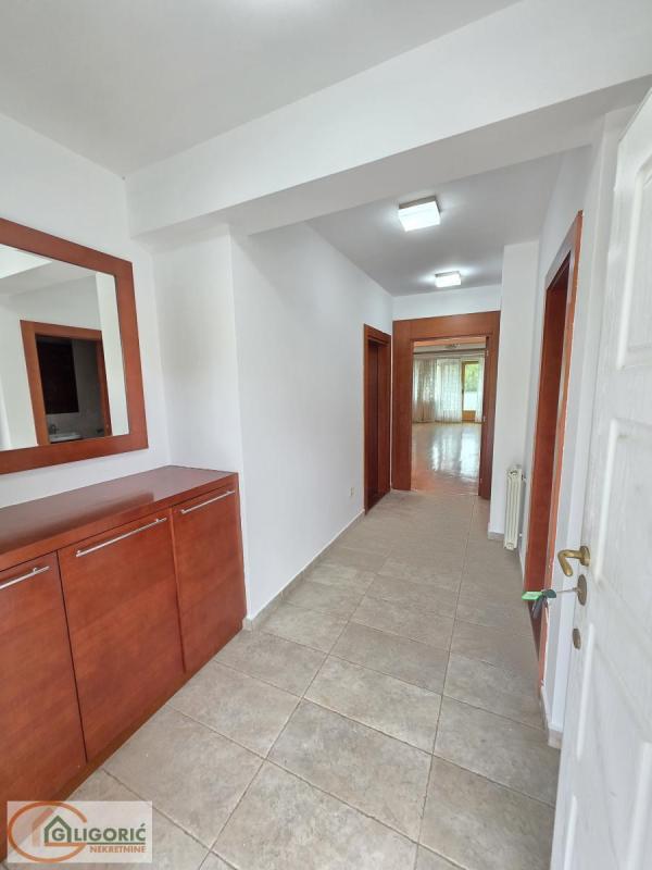 Slika 8 -  Kuća za izdavanje, 280m2, 2.200€