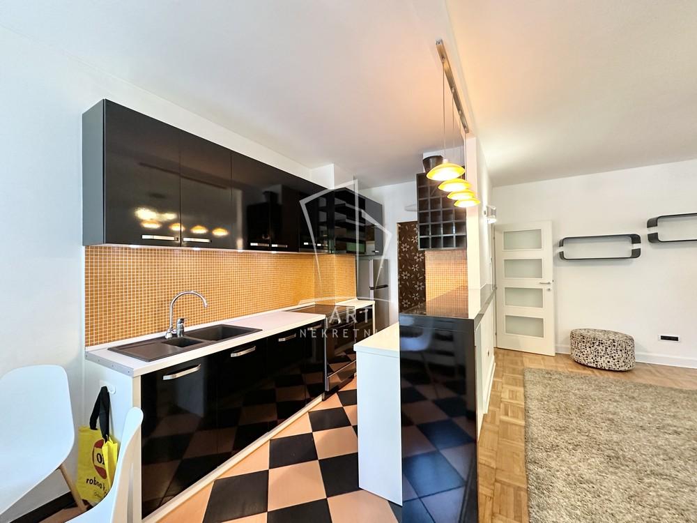 Slika 3 - Džona Kenedija, Trosoban stan za izdavanje, 68m2, 750€