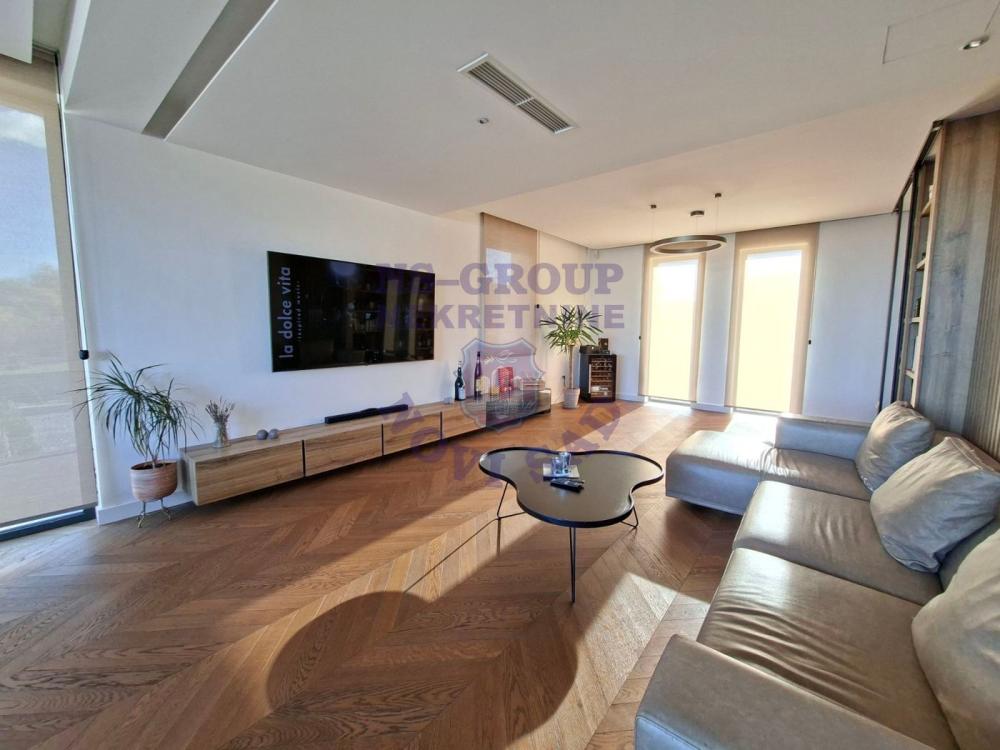 Slika 3 -  Kuća na prodaju, 360m2, 700.000€