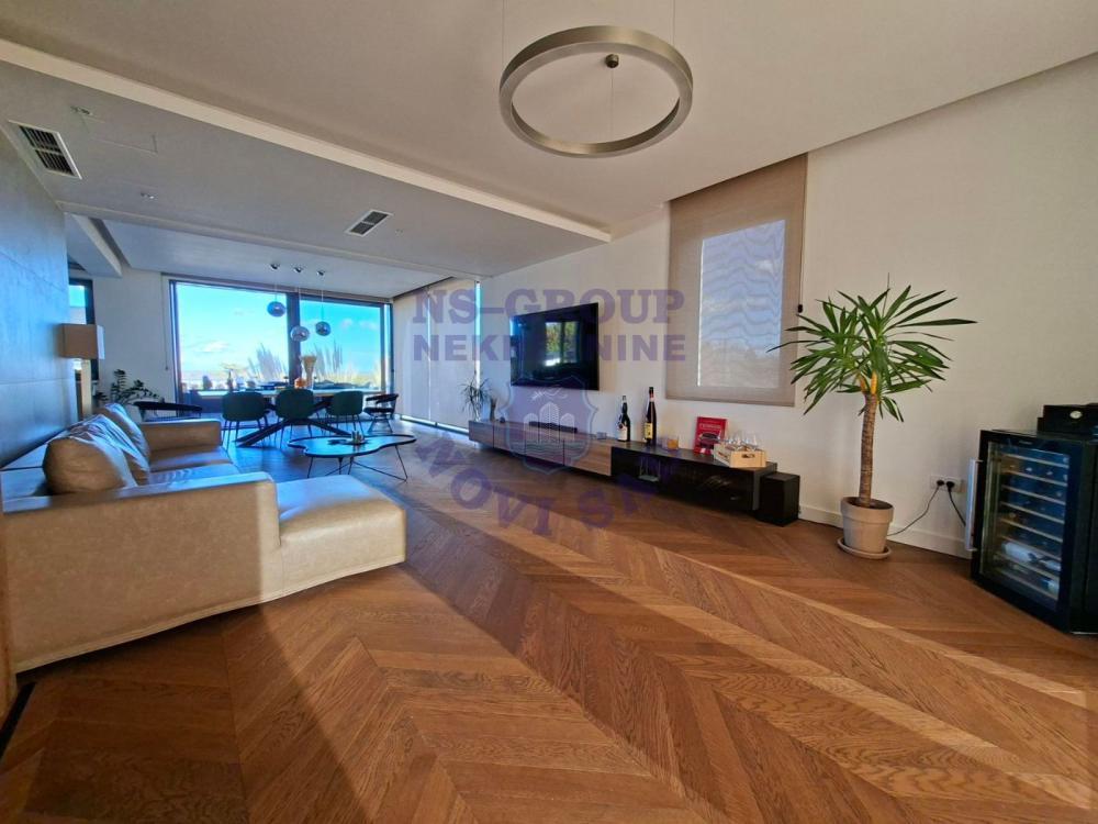 Glavna slika - Kuća na prodaju, 360m2, 700.000€