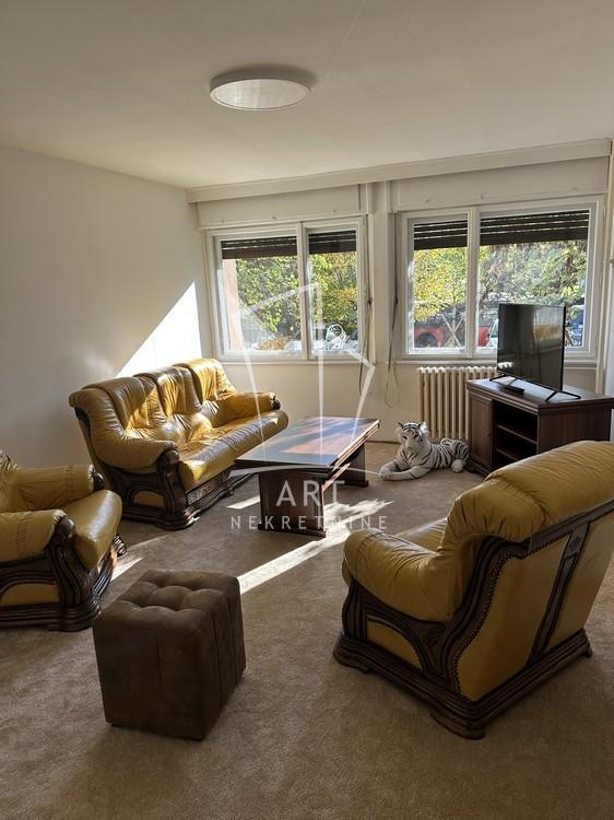 Glavna slika -Omladinskih brigada, Dvoiposoban stan za izdavanje, 61m2, 550€