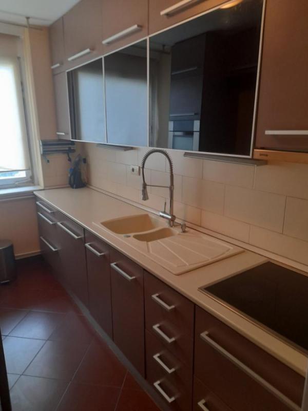 Glavna slika -Troiposoban stan za izdavanje, 86m2, 700€