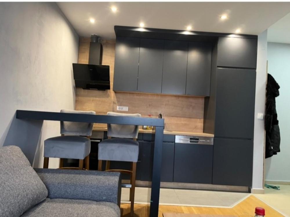 Slika 1 - Trosoban stan za izdavanje, 52m2, 500€