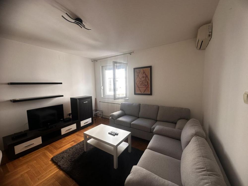 Glavna slika -Trosoban stan za izdavanje, 68m2, 700€