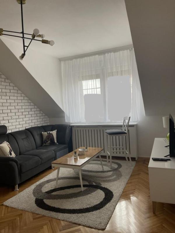 Slika 1 - Trosoban stan za izdavanje, 100m2, 950€