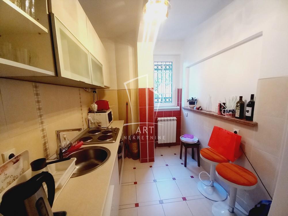 Slika 8 - Veljka Milićevića,  Lokal za izdavanje, 97m2, 1.200€