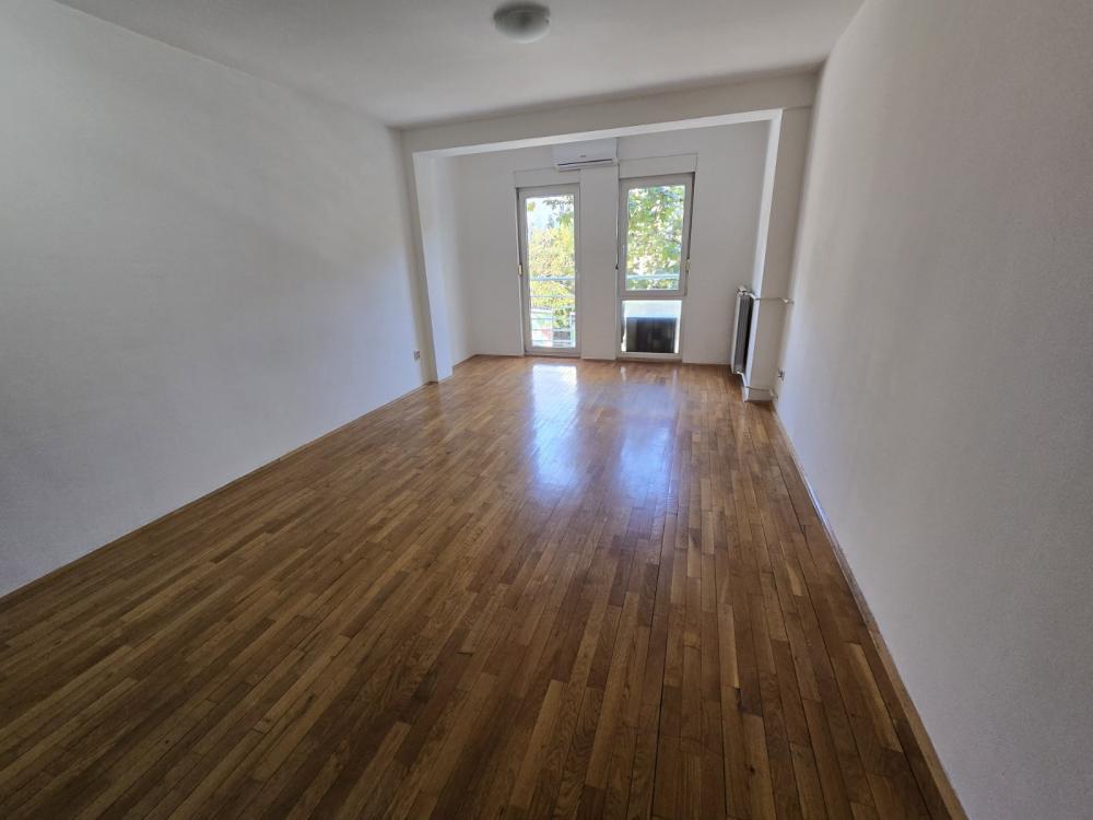 Glavna slika -Bulevar oslobođenja, Jednosoban stan za izdavanje, 37m2, 480€