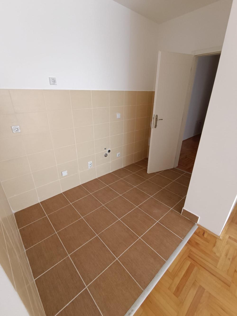 Slika 8 - U blizini Delte, Trosoban stan na prodaju, 80m2, 163.920€