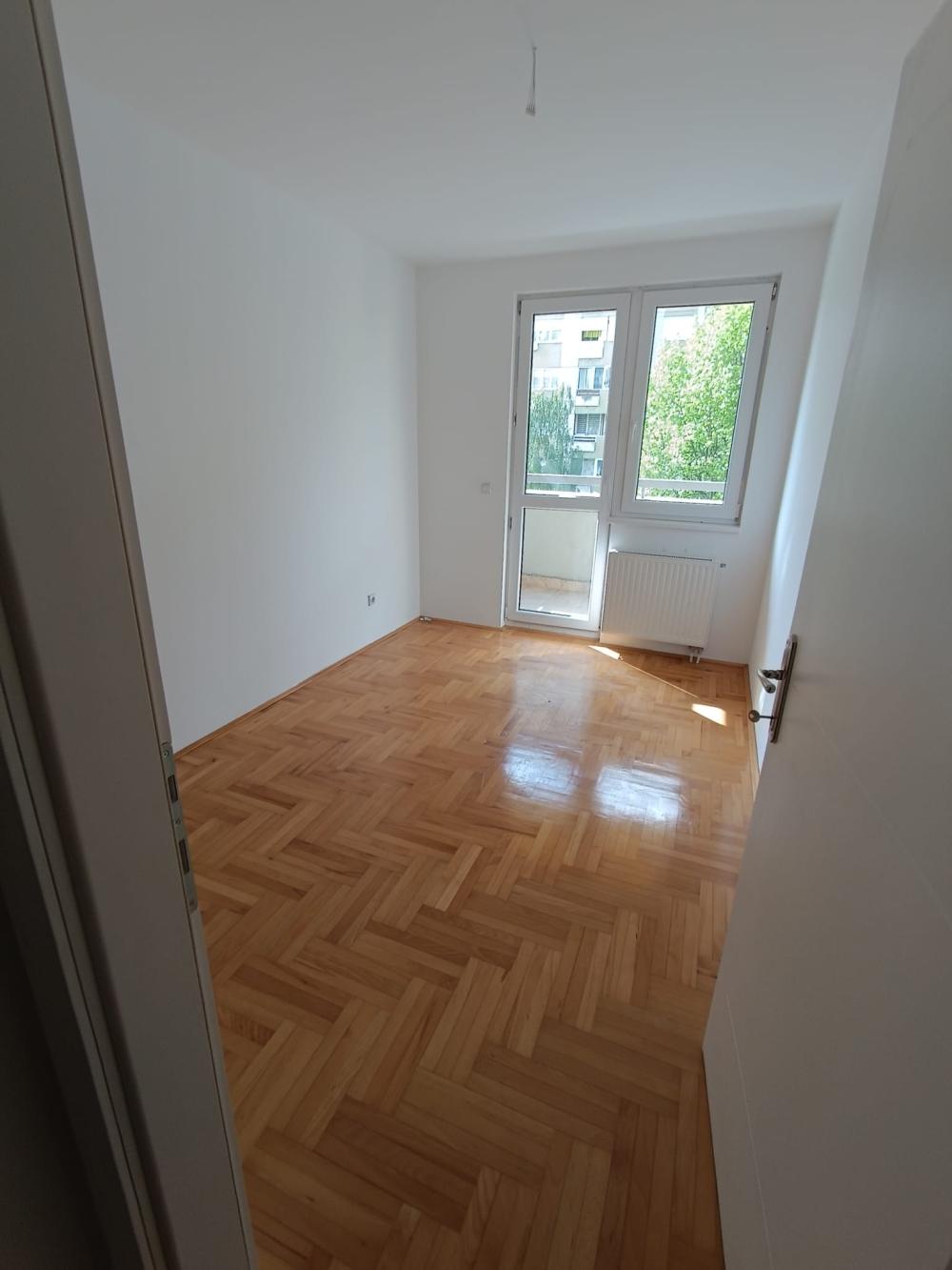 Slika 1 - U blizini Delte, Trosoban stan na prodaju, 80m2, 163.920€