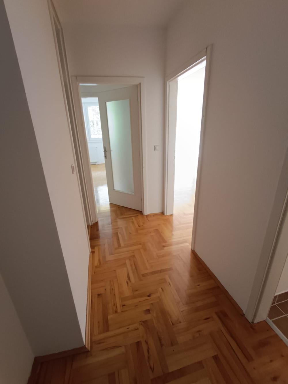 Slika 2 - U blizini Delte, Trosoban stan na prodaju, 80m2, 163.920€