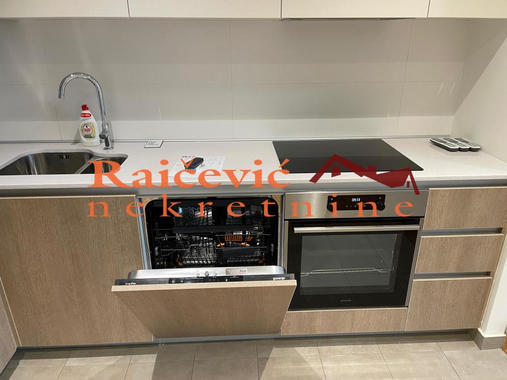 Slika 5 - Bulevar Vudroa Vilsona, Trosoban stan na prodaju, 83m2, 375.000€