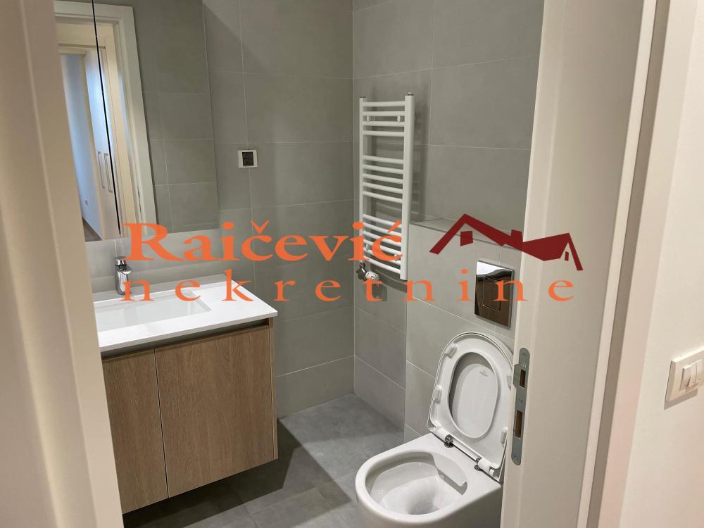 Slika 9 - Bulevar Vudroa Vilsona, Trosoban stan na prodaju, 83m2, 375.000€