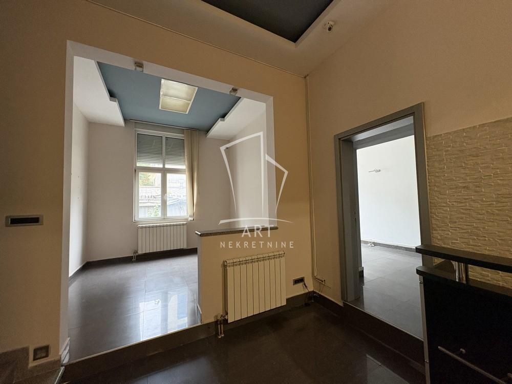 Glavna slika -Južni Bulevar,  Lokal na prodaju, 77m2, 2.600€