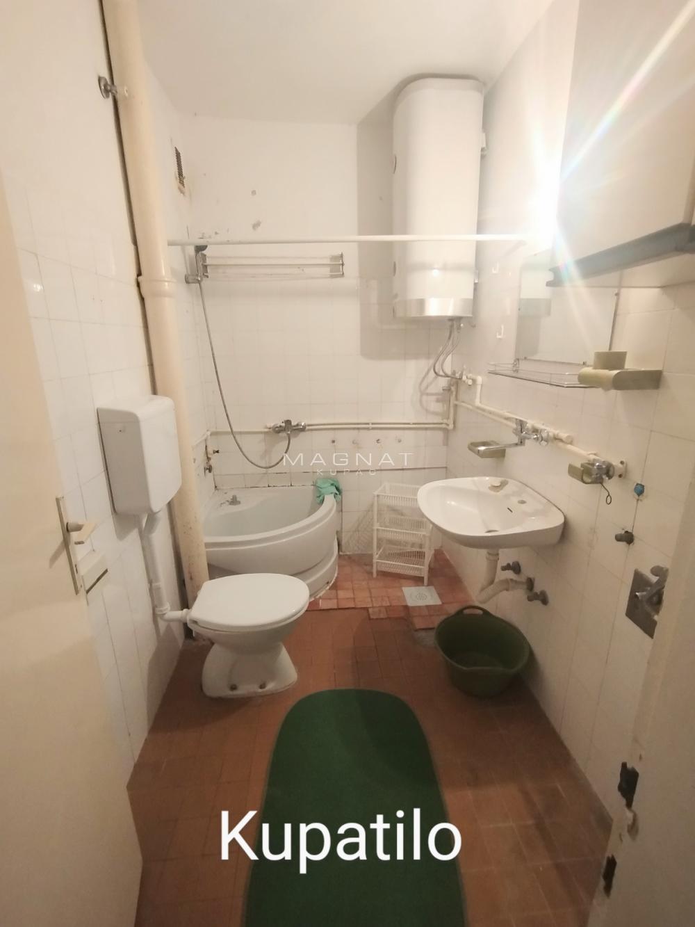 Slika 9 - Srpskog Husinskog puka, Trosoban stan na prodaju, 77m2, 89.000€