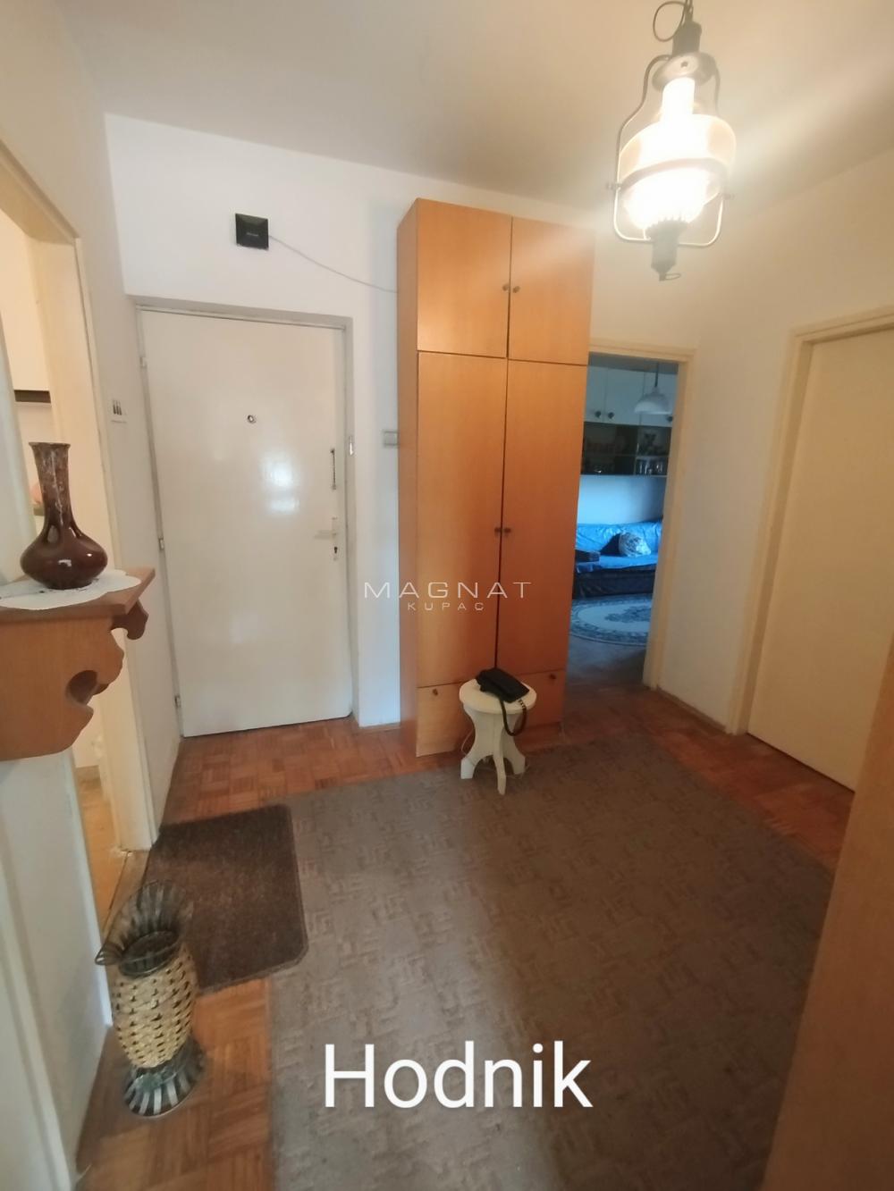 Slika 8 - Srpskog Husinskog puka, Trosoban stan na prodaju, 77m2, 89.000€