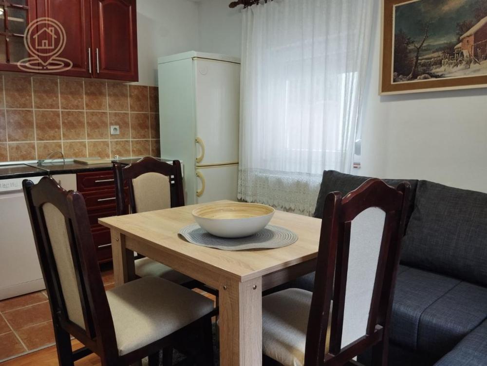 Glavna slika - Kuća za izdavanje, 40m2, 250€