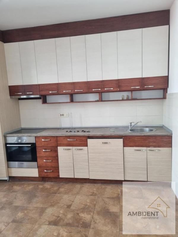 Slika 8 - Četvorosoban stan za izdavanje, 160m2, 2.150€