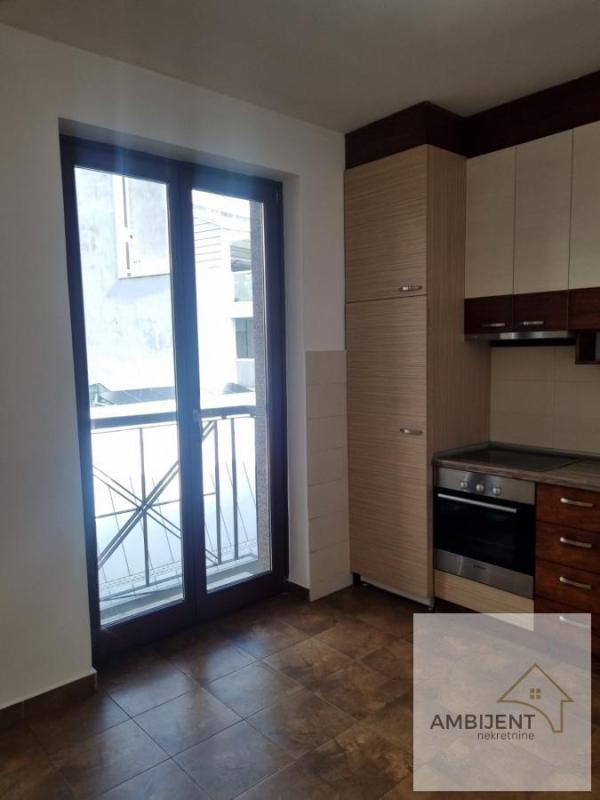 Slika 6 - Četvorosoban stan za izdavanje, 160m2, 2.150€