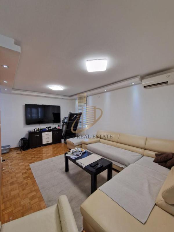 Glavna slika -Trosoban stan za izdavanje, 71m2, 800€