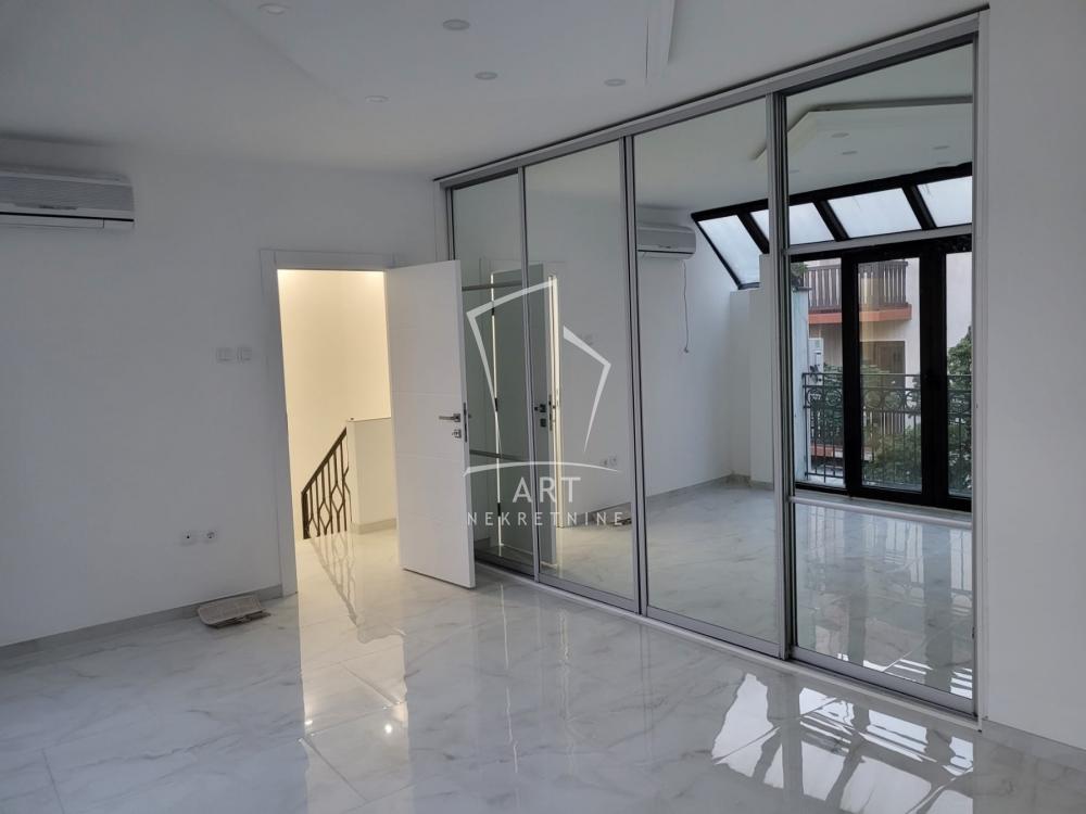 Slika 2 - Nikole Đurkovića,  Lokal za izdavanje, 153m2, 1.800€