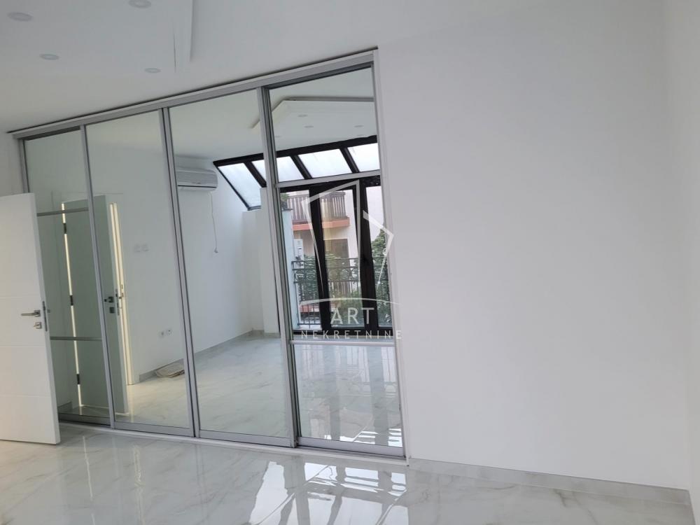 Slika 11 - Nikole Đurkovića,  Lokal za izdavanje, 153m2, 1.800€