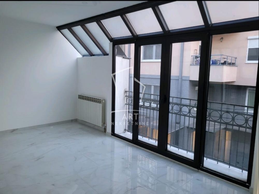 Slika 4 - Nikole Đurkovića,  Lokal za izdavanje, 153m2, 1.800€